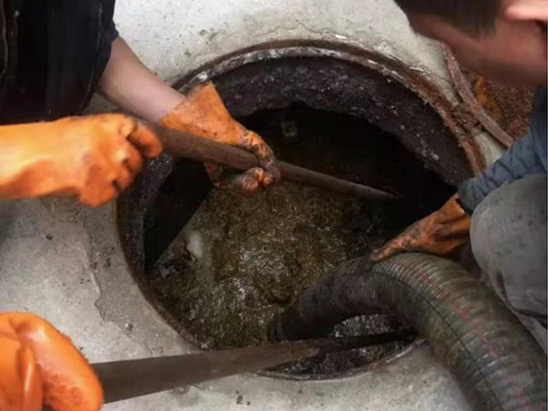 渭南清理化粪池时如何避免沼气的危害?